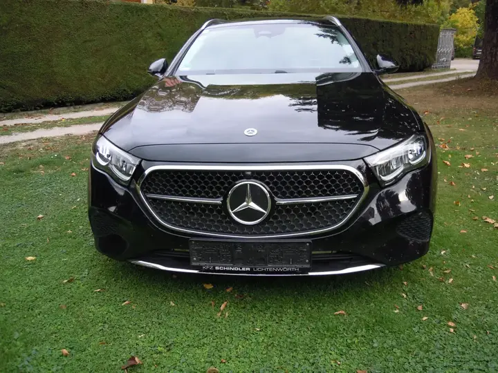 Mercedes-Benz E-Class 2024 photo 3