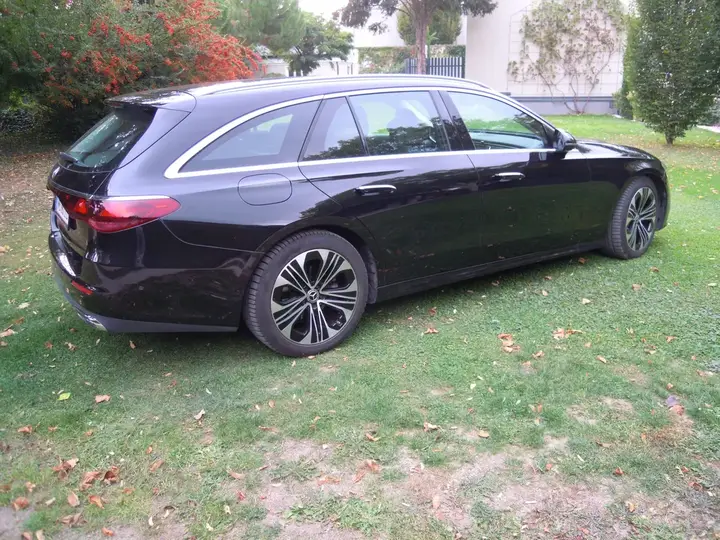 Mercedes-Benz E-Class 2024 photo 2
