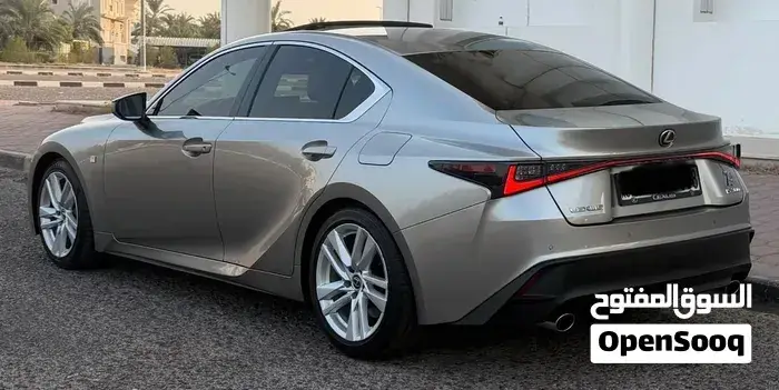 Lexus Is 2024 photo 2