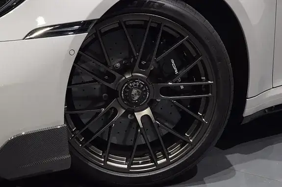 Porsche 911 Turbo S 2027 photo 2