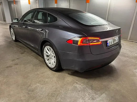 Tesla Model S 2020 photo 2