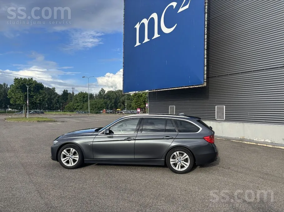 BMW 320D Touring 2013 photo 2
