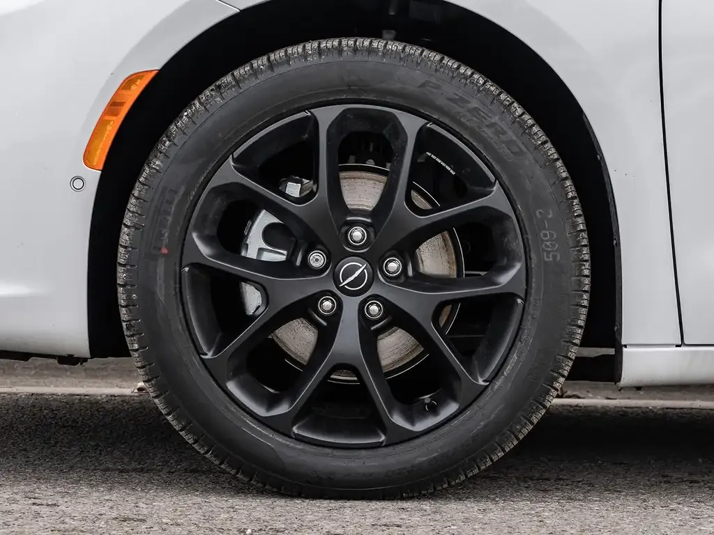 Chrysler Pacifica 2026 photo 4