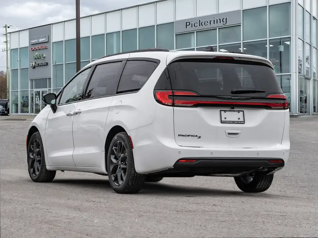 Chrysler Pacifica 2026 photo 5