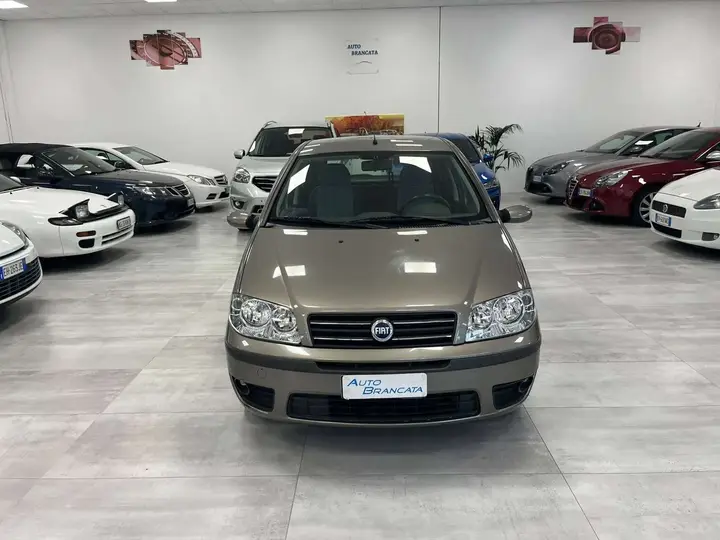 Fiat Punto 2005 photo 2