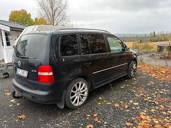 Volkswagen Touran 2004 photo 3