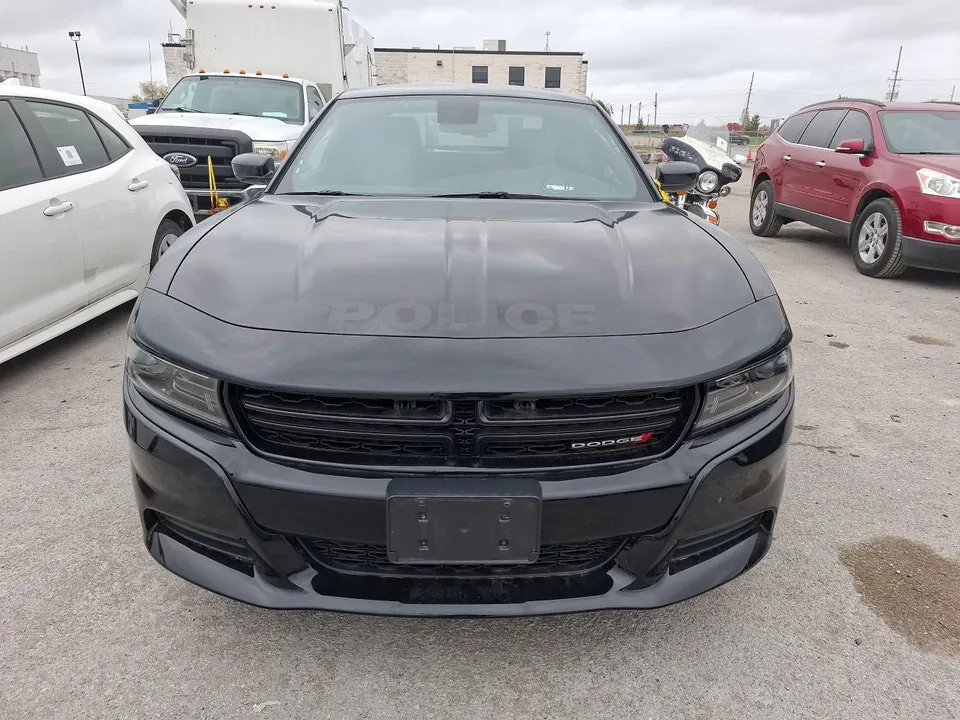 Dodge Charger 2023 photo 2