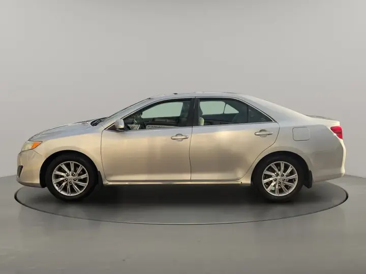 Toyota Camry 2014 photo 2