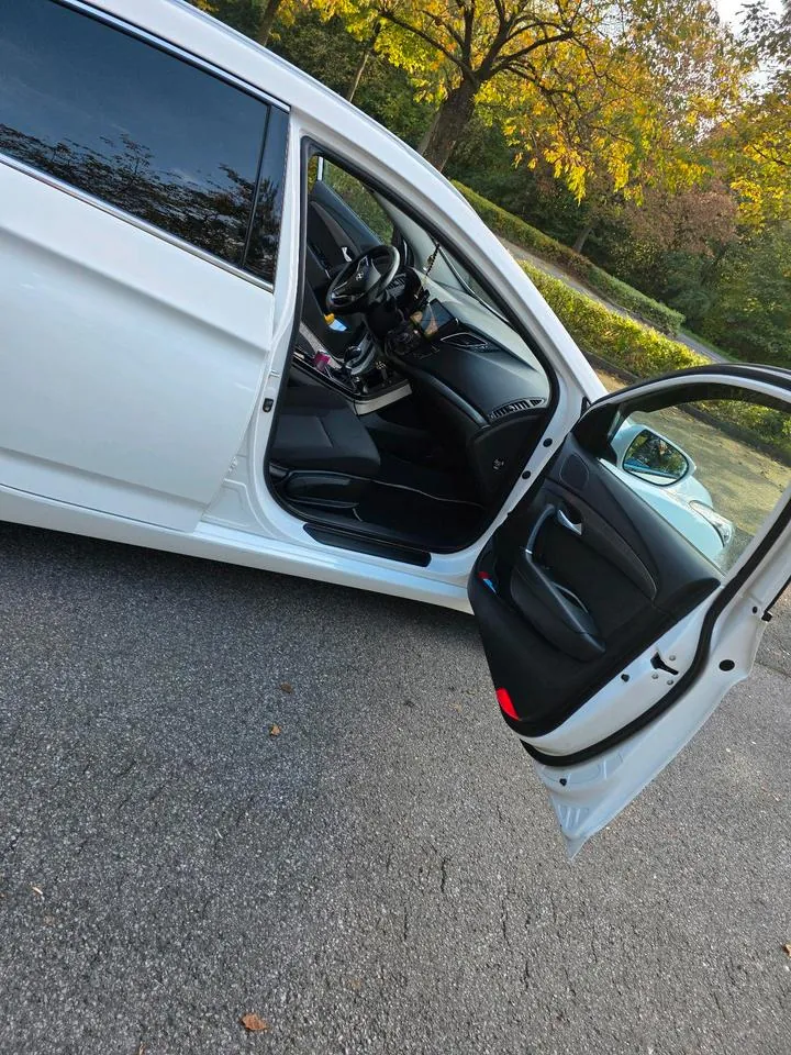 Hyundai I40