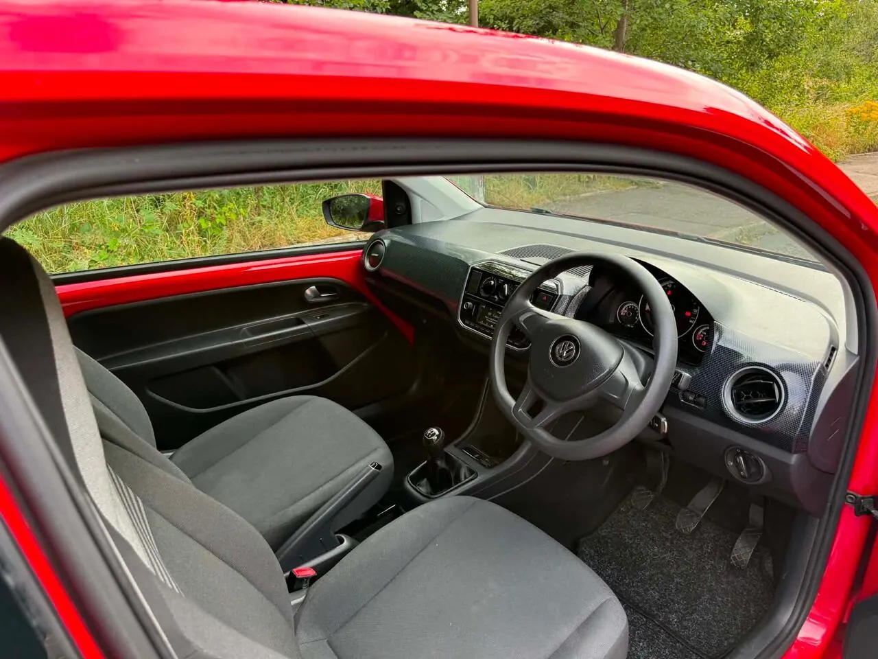 Volkswagen Up 2017 photo 3