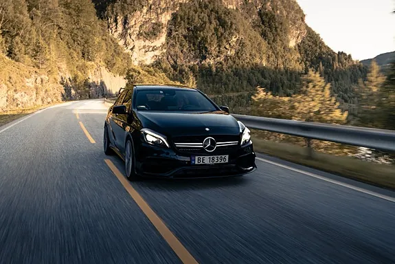 Mercedes-Benz A45 2016 photo 2