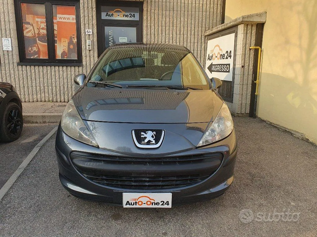 Peugeot 207 2010 photo 2