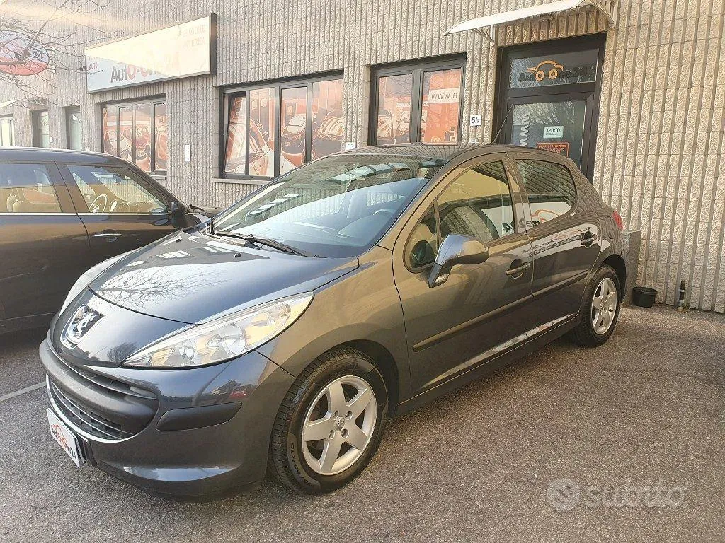 Peugeot 207 2010 photo 4