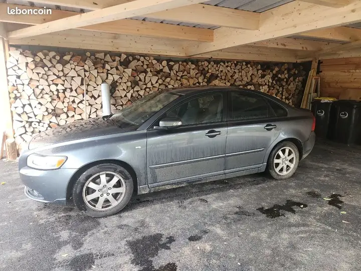 Volvo S40 2009 photo 2