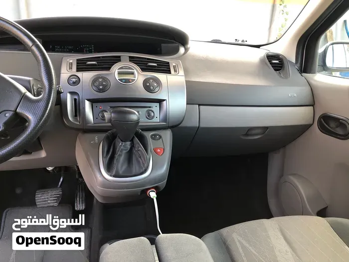 Renault Scenic 2006 photo 2