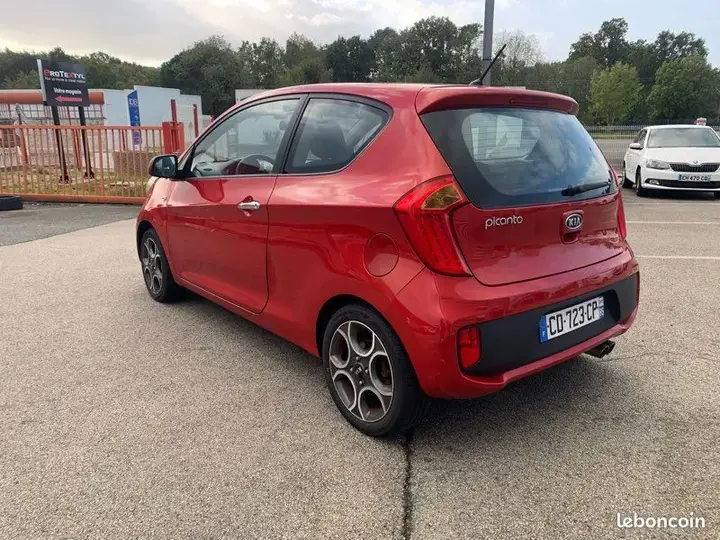 Kia Picanto 2012 photo 2