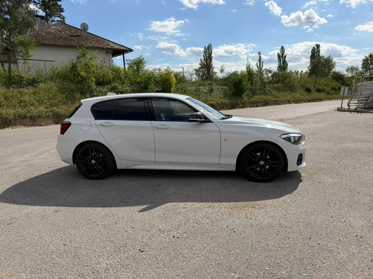 BMW 1 Series 2018 photo 2