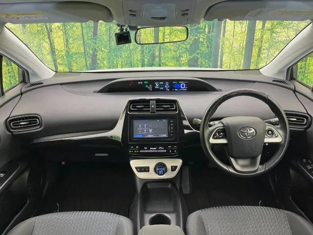 Toyota Prius 2016 photo 2