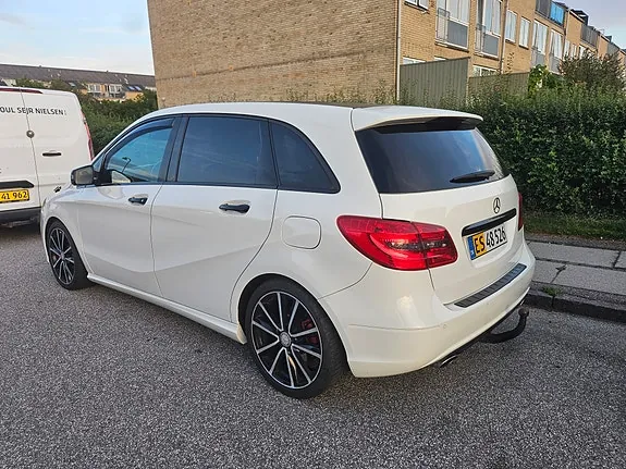 Mercedes-Benz B-Class 2013 photo 3