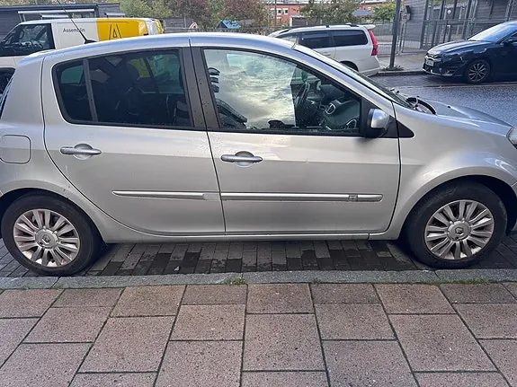 Renault Clio 2012 photo 3