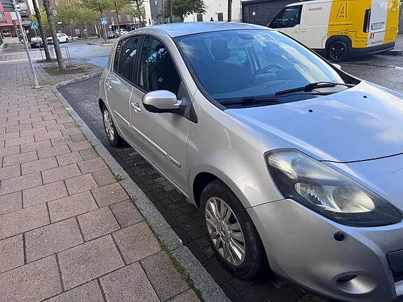Renault Clio 2012 photo 4