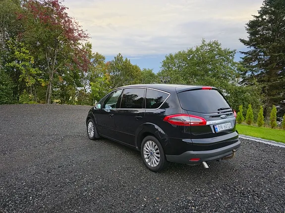 Ford S-Max 2011 photo 2