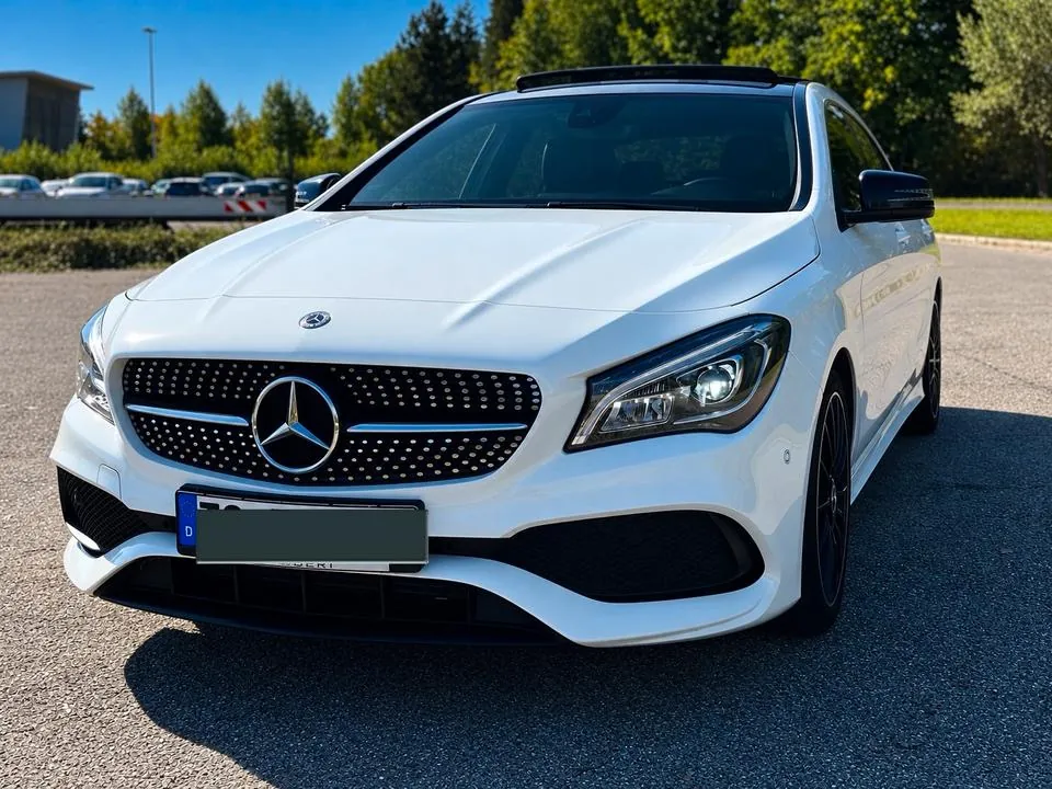 Mercedes-Benz Cla200 Amg Line