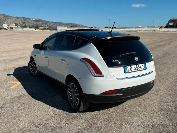 Lancia Delta 2010 photo 4
