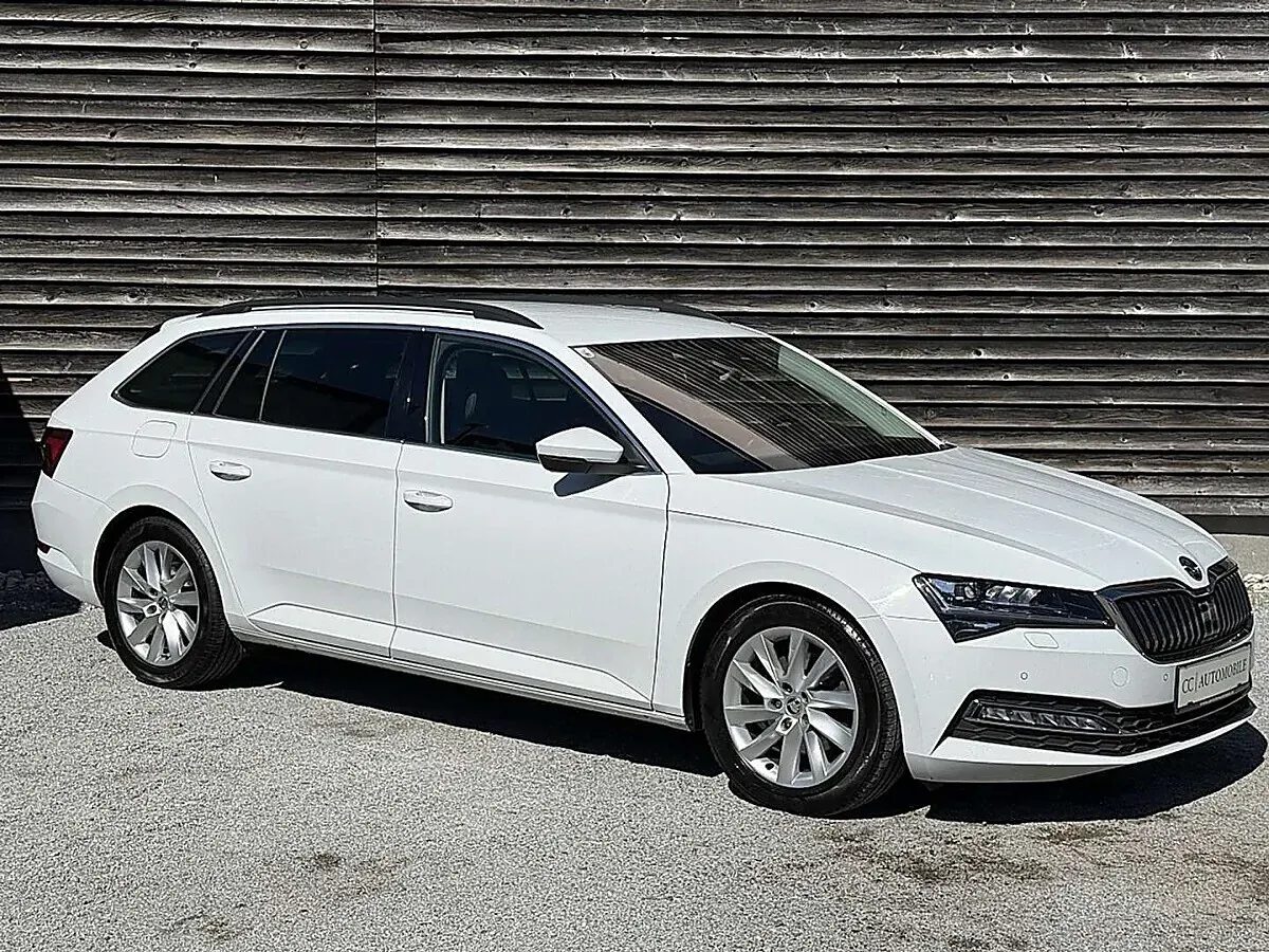 Skoda Superb 2022 photo 2