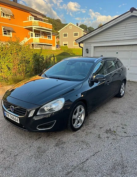 Volvo V60 2013 photo 2