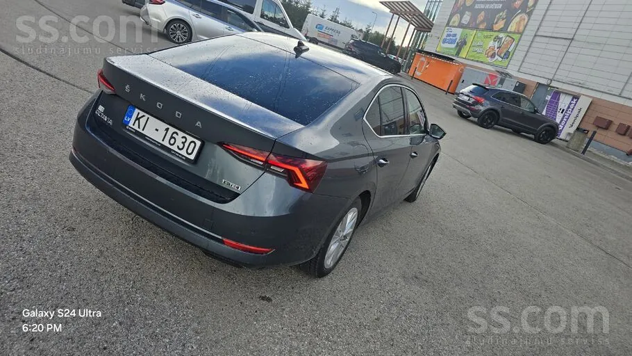 Skoda Octavia 2021 photo 2