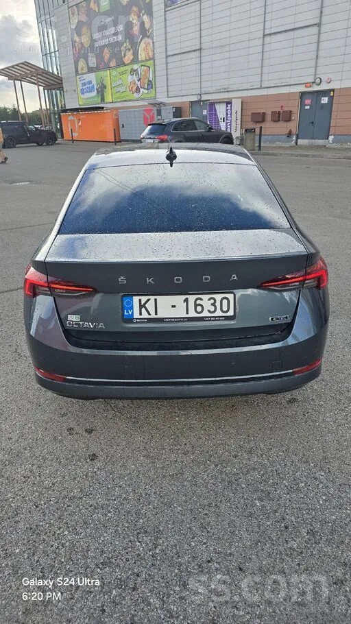 Skoda Octavia 2021 photo 3