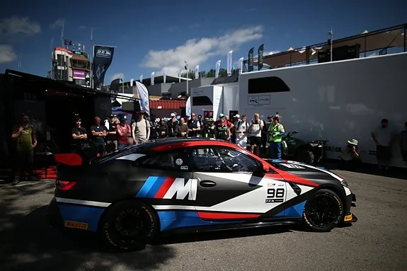 BMW M4 2023 photo 3