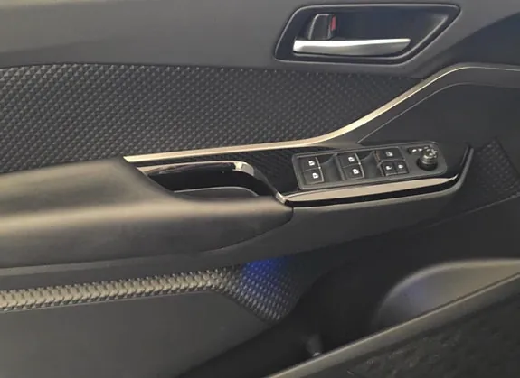 Toyota C-Hr 2019 photo 3