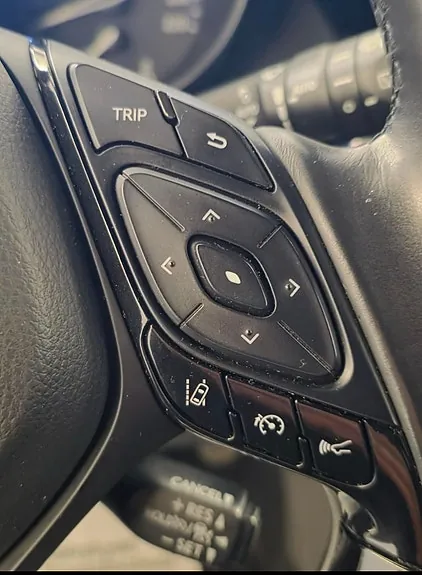 Toyota C-Hr 2019 photo 2