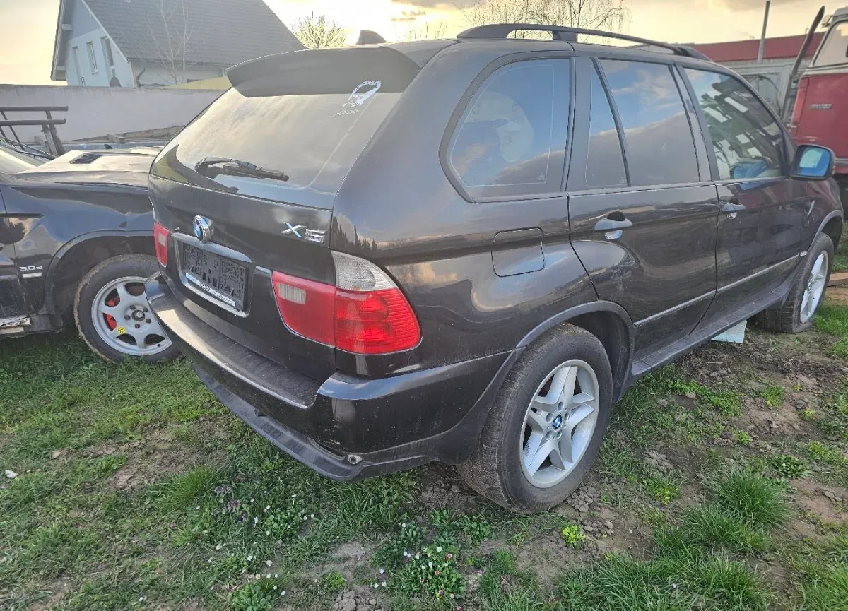 BMW X5 2004 photo 2