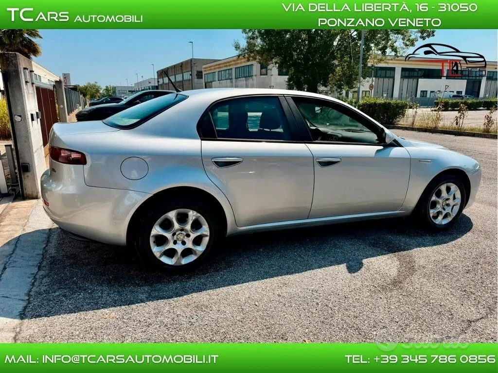 Alfa Romeo 159 2008 photo 4