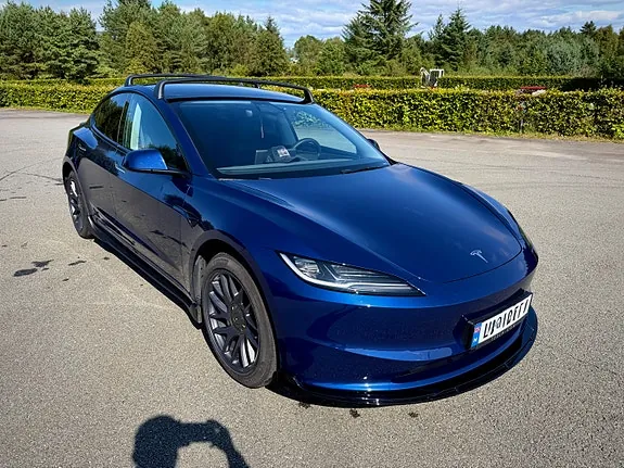 Tesla Model 3 2024 photo 4