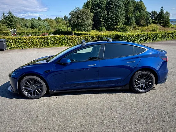 Tesla Model 3 2024 photo 3