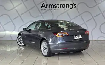 Tesla Model 3 2022 photo 3