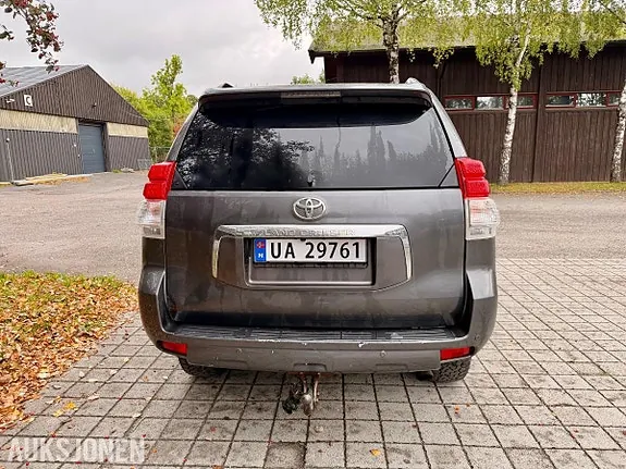 Toyota Land Cruiser 2010 photo 5