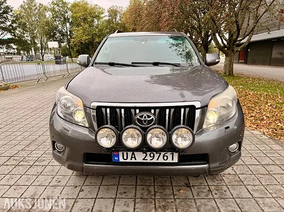 Toyota Land Cruiser 2010 photo 2