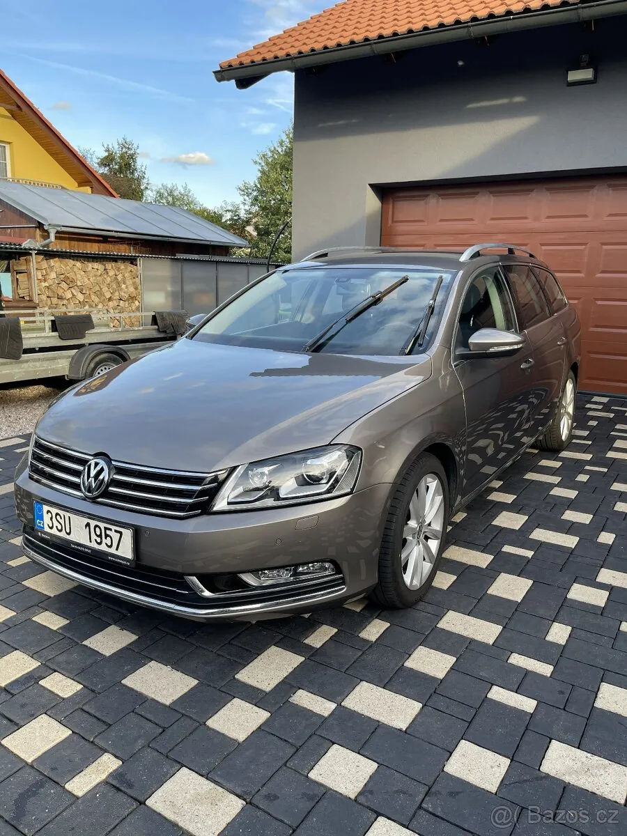 Volkswagen Passat 2012 photo 2