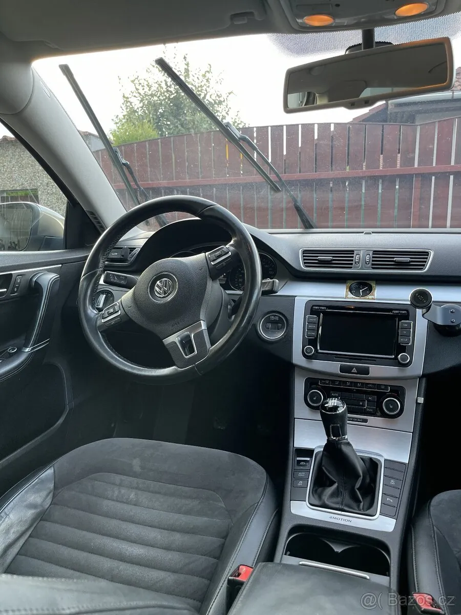 Volkswagen Passat 2012 photo 5