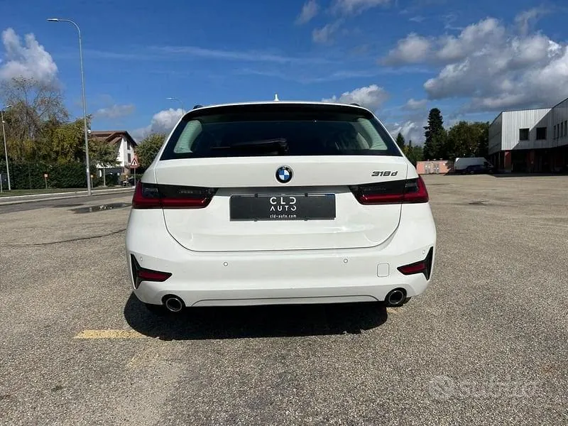 BMW 3 Series 2022 photo 3