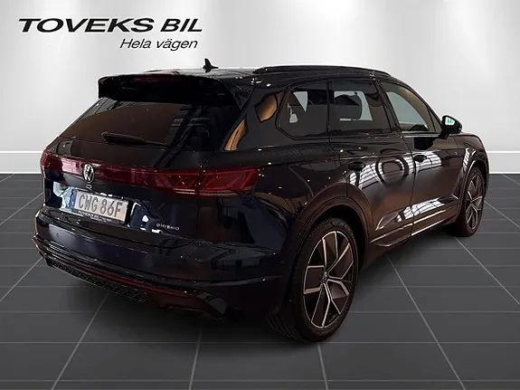 Volkswagen Touareg 2024 photo 2