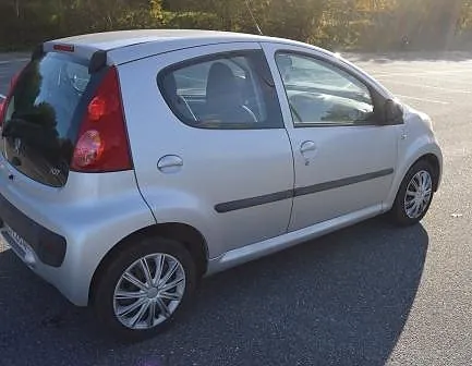 Peugeot 107 2008 photo 3