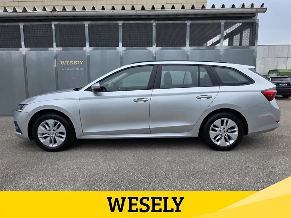 Skoda Octavia 2022 photo 2