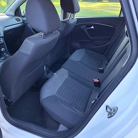 Volkswagen Polo 2015 photo 3