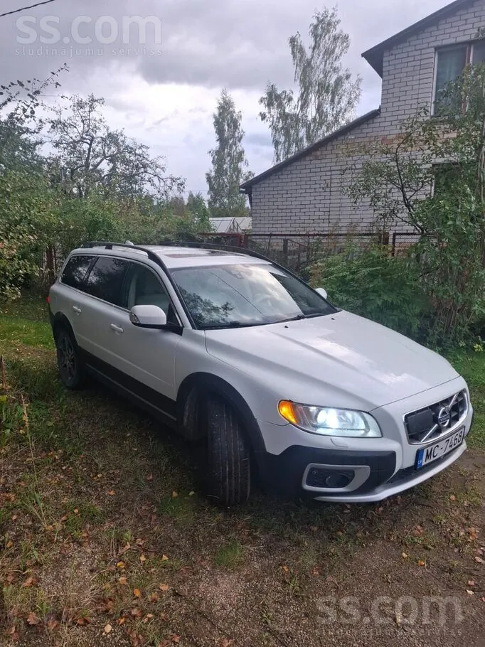 Volvo Xc70 2012 photo 2